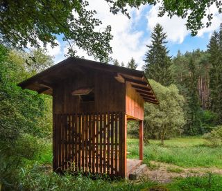 Útulny a nouzová nocoviště 🌲 Víš, jak fungují? 🏕️ Více se dozvíš u nás v biu ➡️